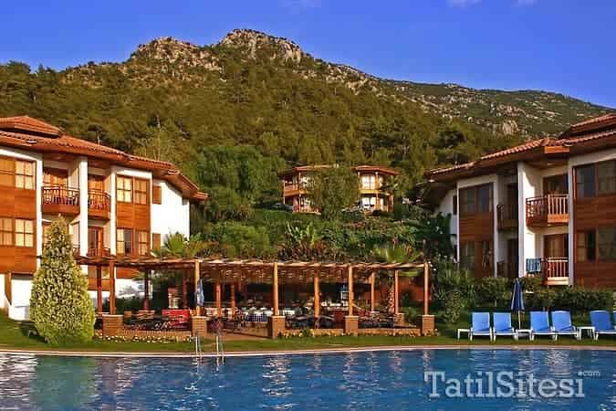 Montana Pine Resort Hotel